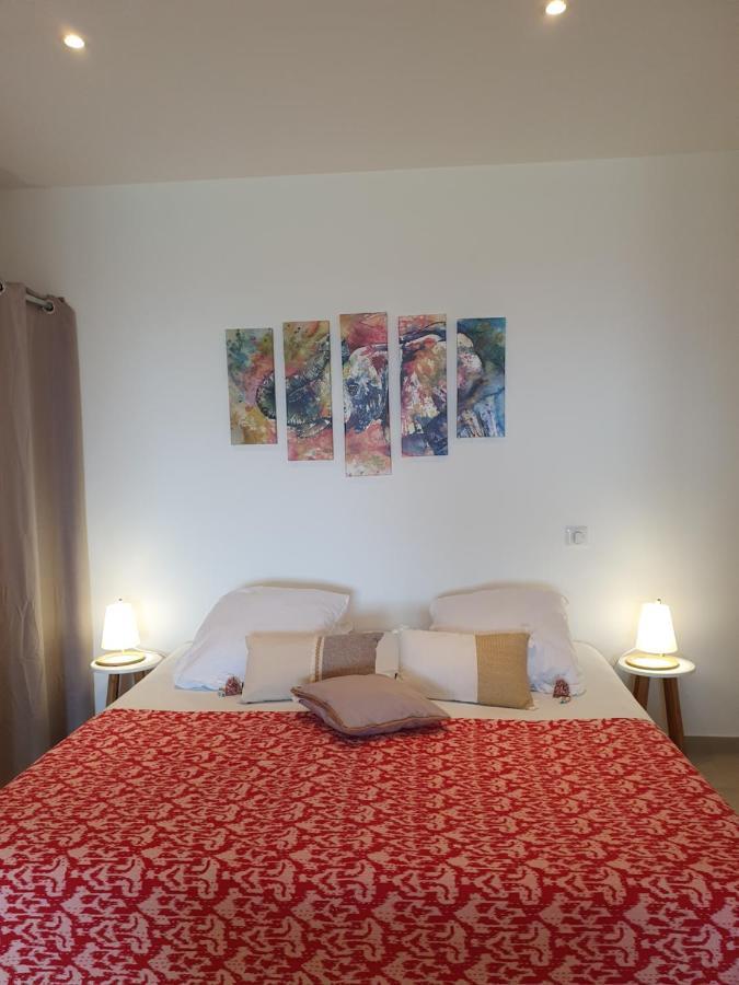 Romane LʼÎle-Rousse Extérieur photo